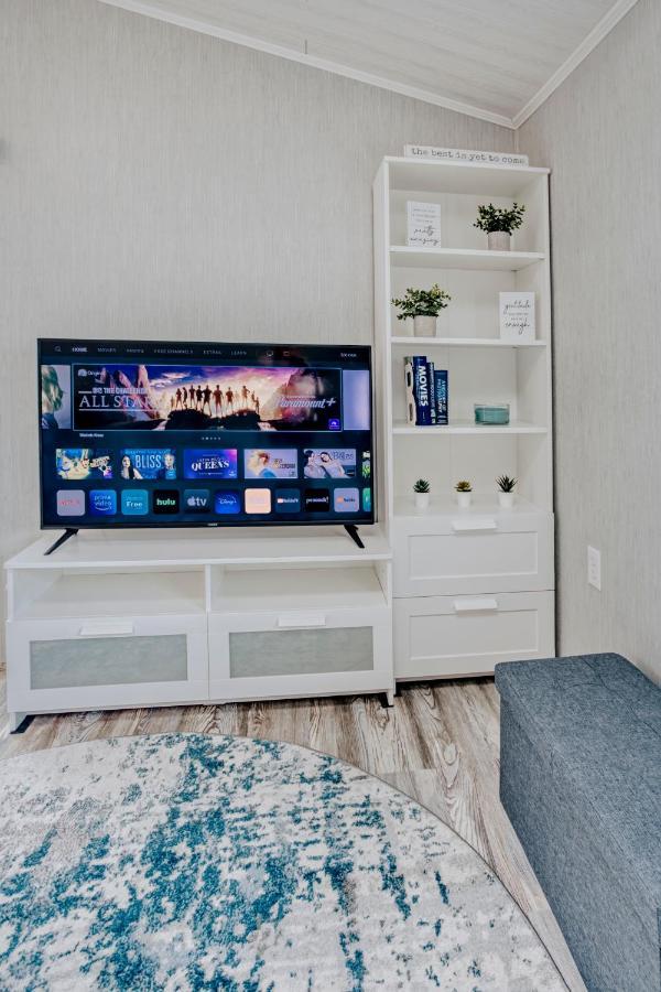 Modern & Cozy Stand-Alone Apartment - Perfect Stay Painted Post Luaran gambar